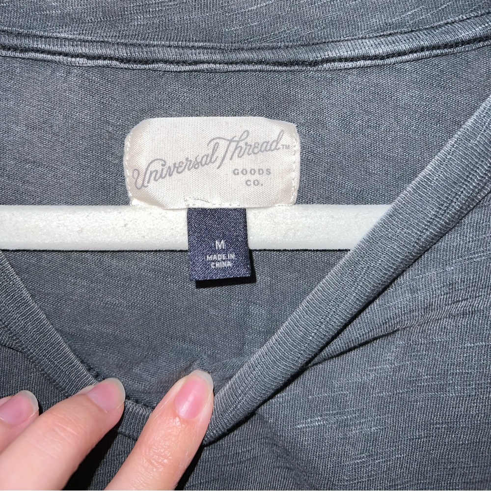 Universal Thread Grey Distressed Top - image 4